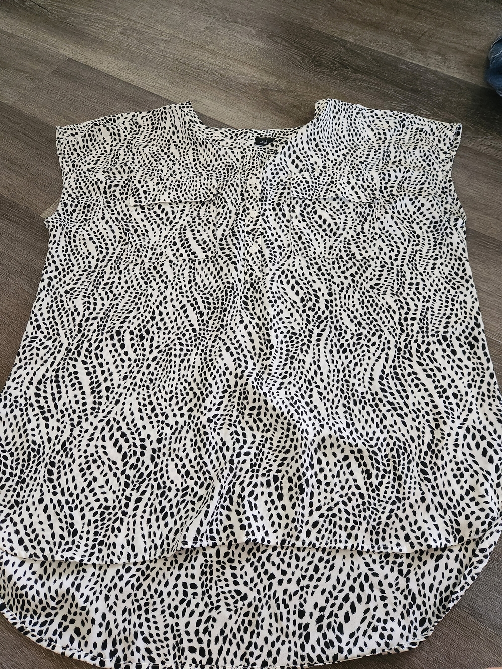 Sleeveless Black & White Printed Blouse - Casual Women Top Vera Wang Size L